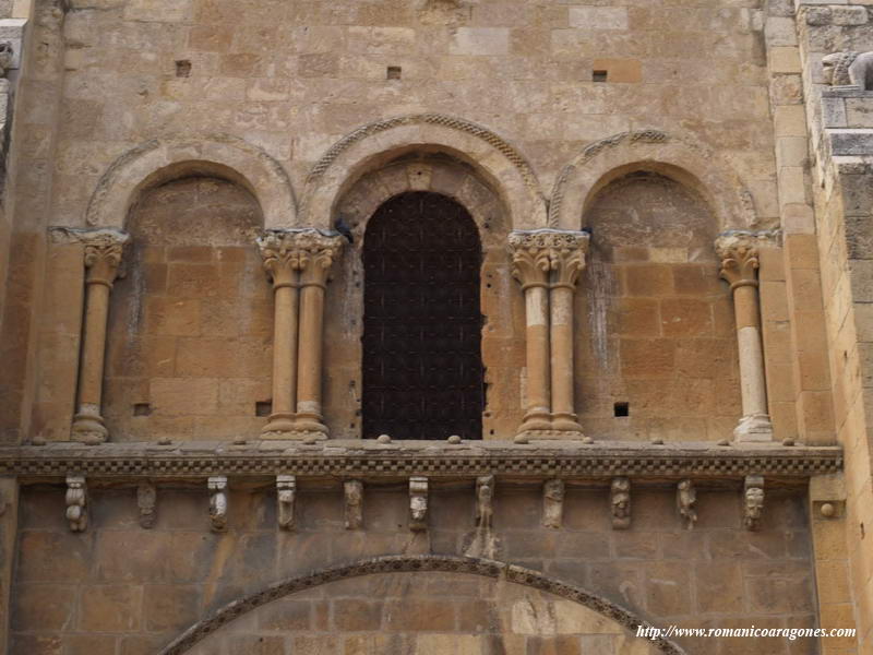 DECORACIN SOBRE LA PUERTA DEL PERDN, EN EL HASTIAL SUR DEL TRANSEPTO